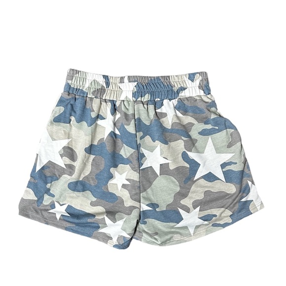 NWT Hopely size small boutique shorts with camo print and stars - Picture 3 of 4